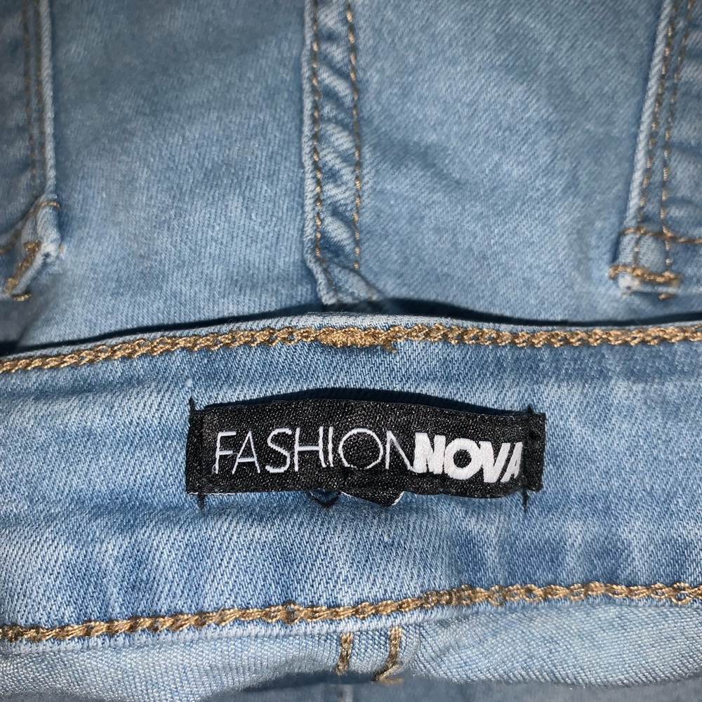 Fashion Nova Skinny Jeans - Picture 1 of 2